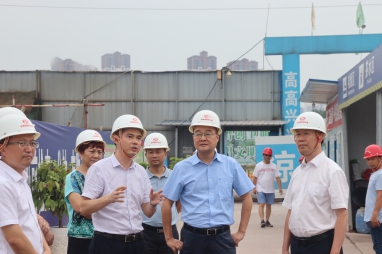 集團公司董事長鄧華帶隊前往內(nèi)江市、隆昌市考察紡織、糧食儲運、撬裝加油等項目