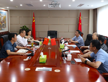 鄧華會見四川大學(xué)教授葉光斗、巨石集團成都有限公司執(zhí)行董事、總經(jīng)理陳杰等一行