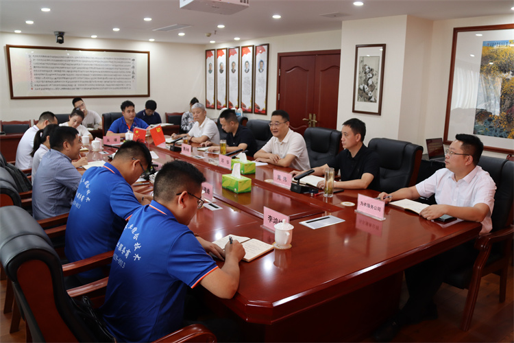 鄧華會見蒙牛集團常溫營銷中心、成都天杰有機農(nóng)業(yè)發(fā)展有限公司相關(guān)負責(zé)人一行