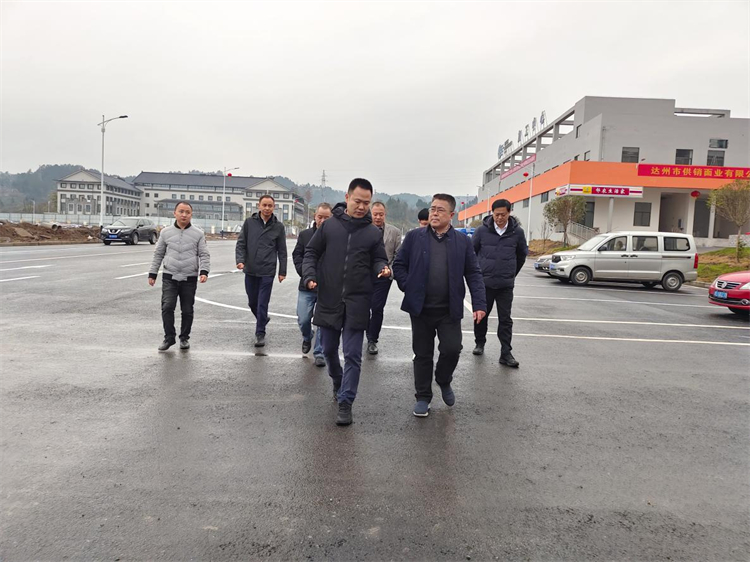 省供投集團紀委書記、監(jiān)事會副主席吳德貴率隊赴四川供銷西南冷鏈物流基地調(diào)研指導(dǎo)